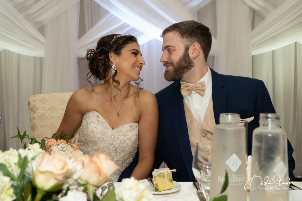 Candid vs Posed: The Photography Styles Couples are Choosing in 2024 28